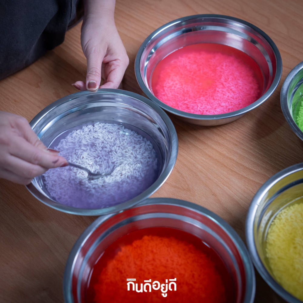 หุงข้าวเหนียวด้วยหม้อหุงข้าว