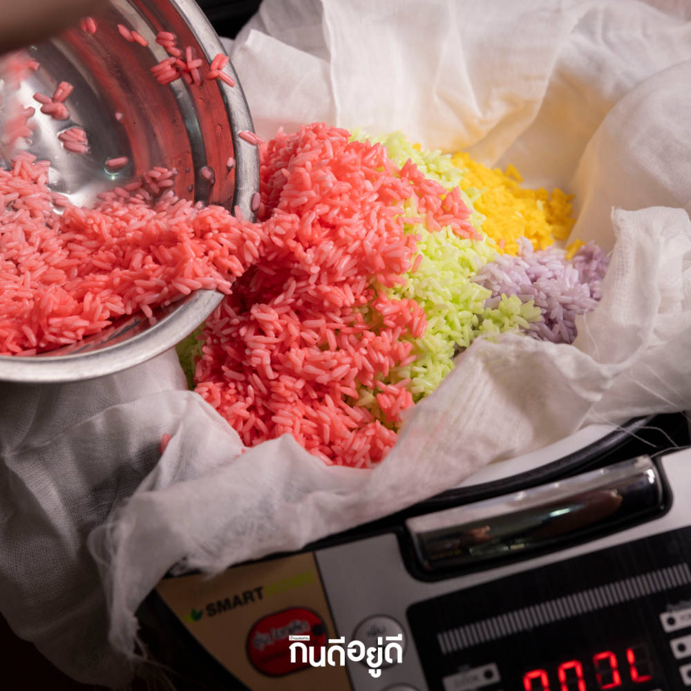 หุงข้าวเหนียวด้วยหม้อหุงข้าว