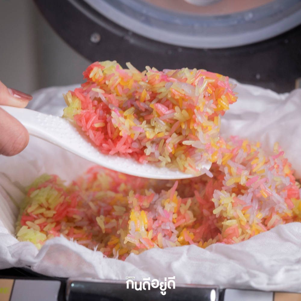 หุงข้าวเหนียวด้วยหม้อหุงข้าว